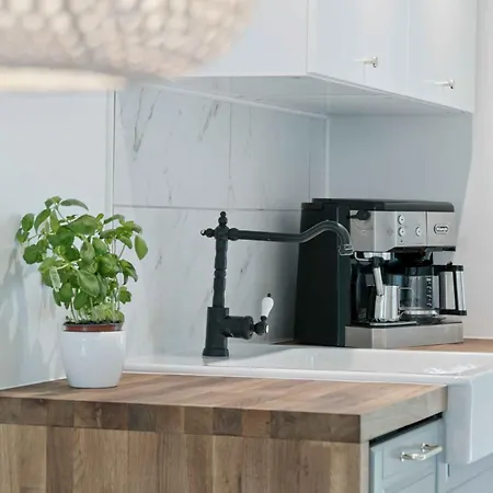 Lovely Close To And Forest * 纳克斯考