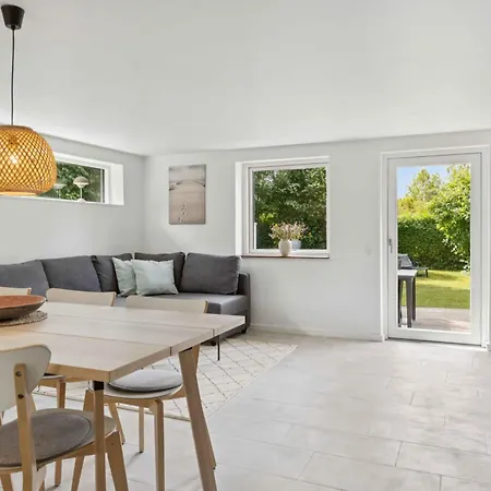 度假居 Lovely Close To And Forest 纳克斯考