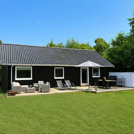 Lovely Close To And Forest Holiday home *