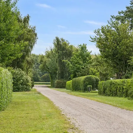 Lovely Close To And Forest Holiday home *