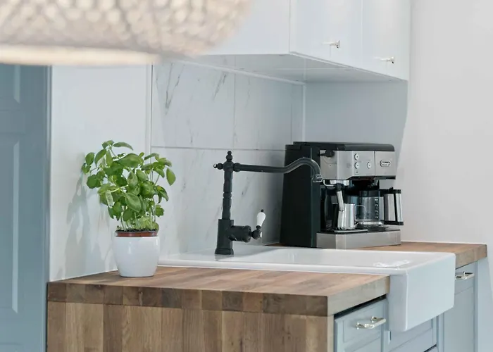 Lovely Close To And Forest * 纳克斯考