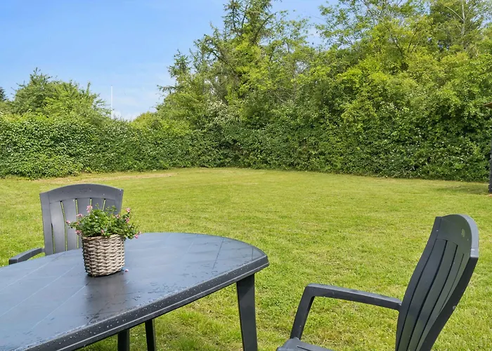 Lovely Close To And Forest * 纳克斯考